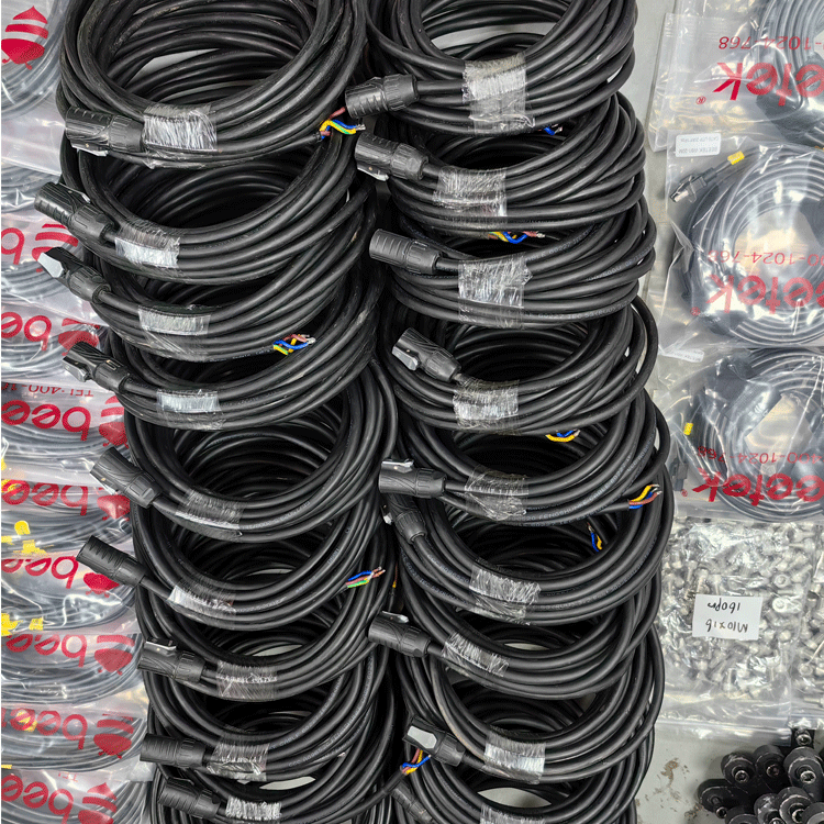 Packing power and signal cables